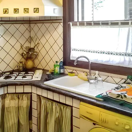 Charming House In 別荘